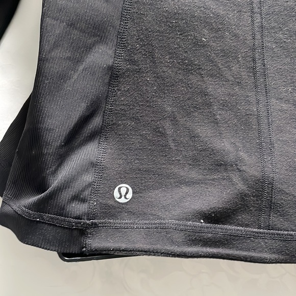 Lululemon long sleeve top extra soft material reversible black/black grey Sz S - Picture 9 of 9